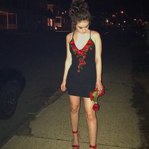 BLACK DRESS WITH RED ROSES